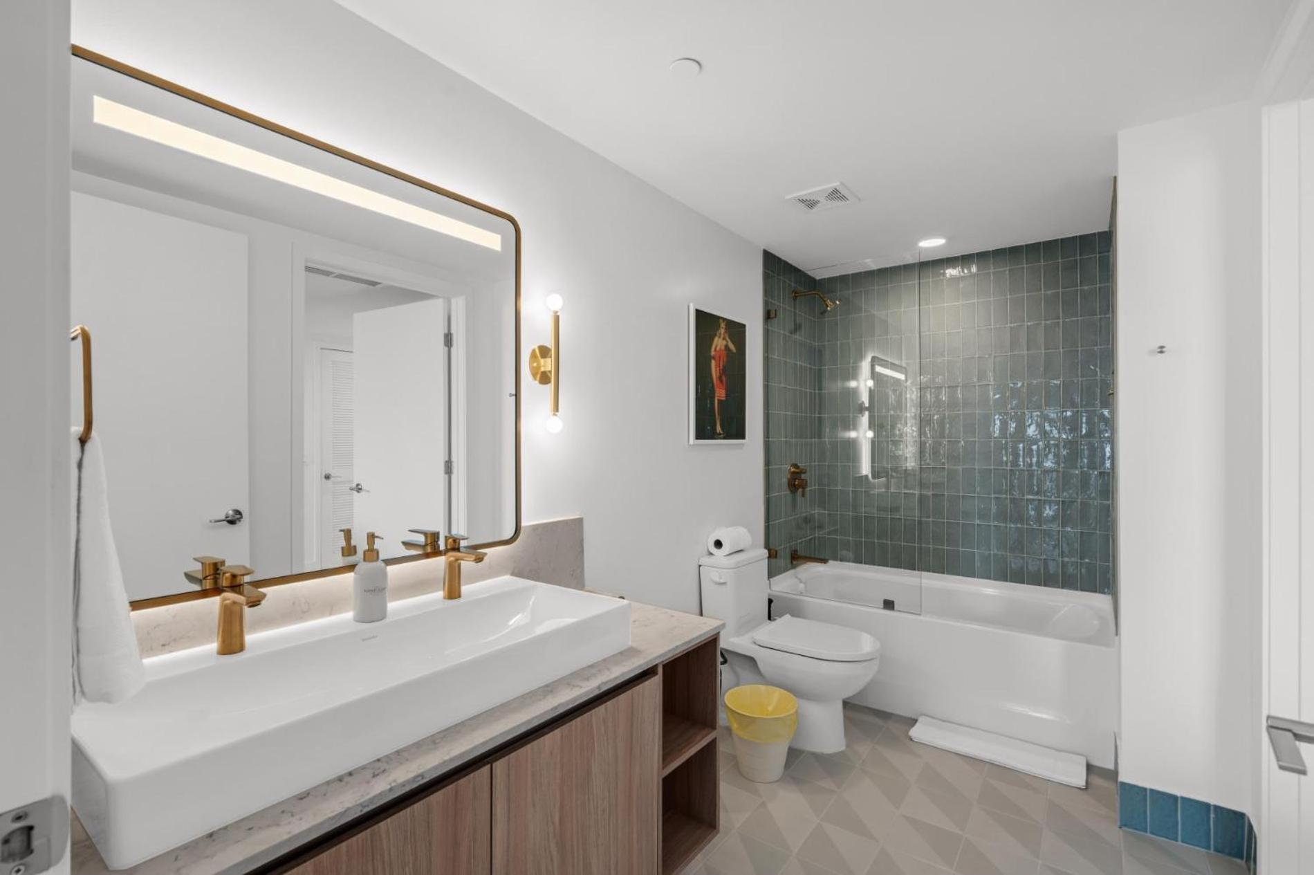 Modern 1Br Apartment With Breathtaking Views Heart Of Downtown Miami Kültér fotó
