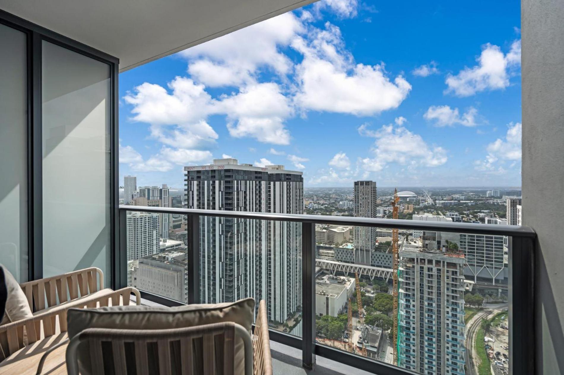 Modern 1Br Apartment With Breathtaking Views Heart Of Downtown Miami Kültér fotó